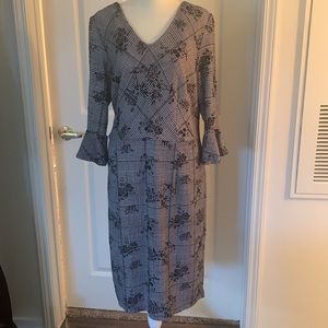 Shelby & Palmer Floral Gray Black White V-Neckline Dress. Size 14